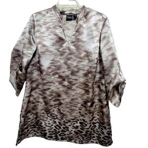Travelers Collection by Chicos Animal Print Metallic Top Roll Tab Sleeve Sz Sm 8